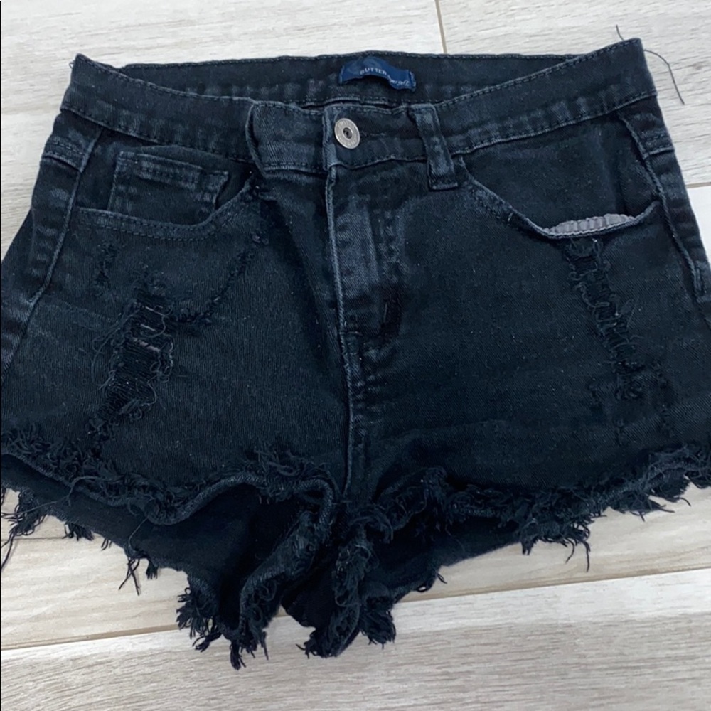 BUTTER BRAND BLACK DENIM SHORTS. SMALL